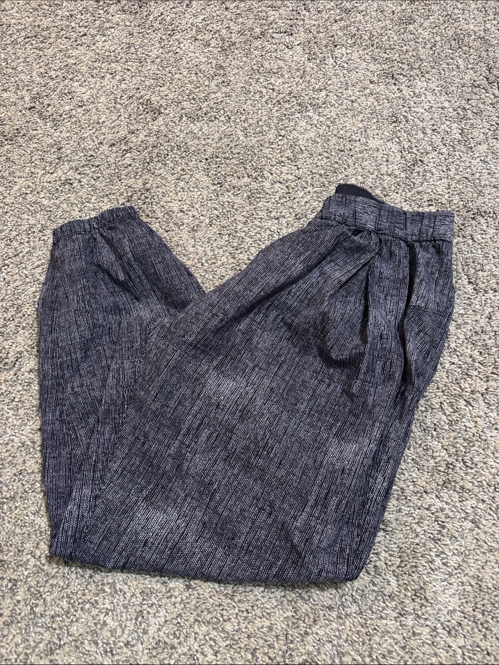Lululemon Rollin' With My Omies Pant size 4